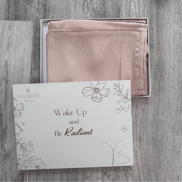 Champagne Satin Pillowcase (2 Pack) - Picture 5 of 5